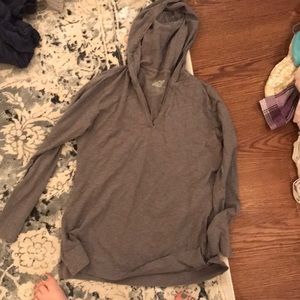 Eastern mountain sports long sleeve hooded t shirt